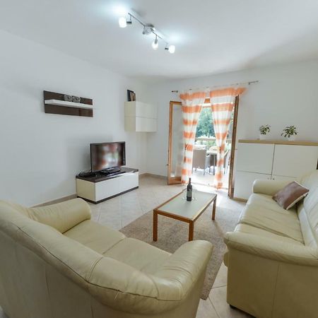 Lumbre Apartment Tar-Vabriga Dış mekan fotoğraf